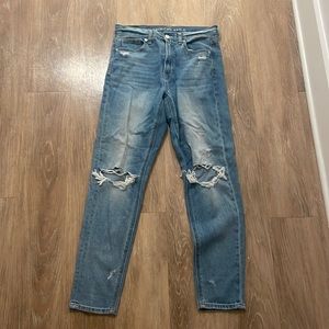 American Eagle Ripped Straight Mom Jean size 2